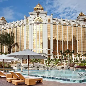 Galaxy 5* Macao